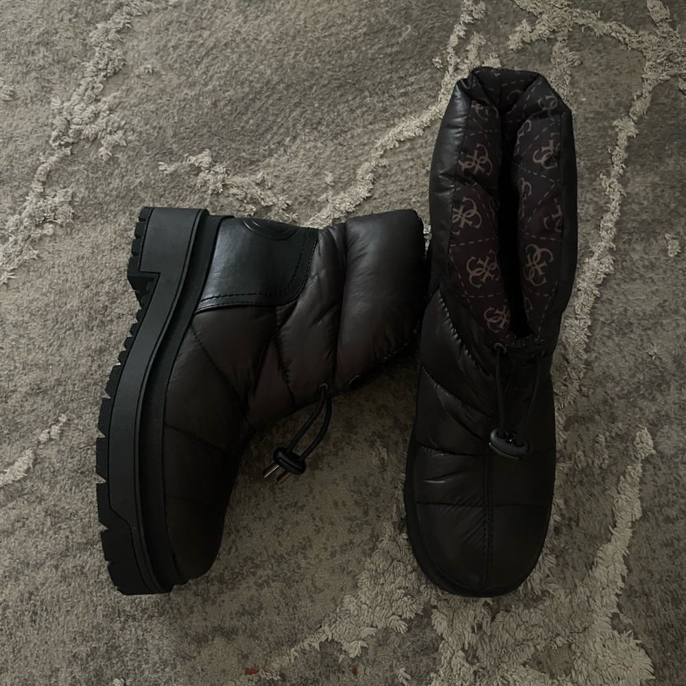 Boots Guess - Picture 2 of 8